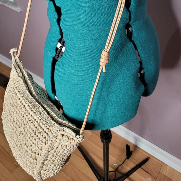 Universal Thread Woven Paper Purse - Picture 2 of 5